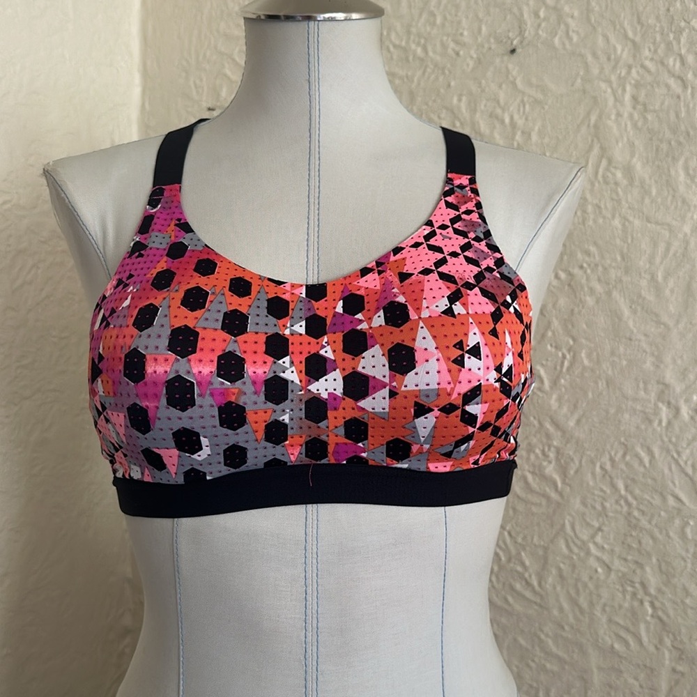 Victoria’s Secret Sport Lightweight Sports Bra 34B Pink Orange Black Patterned